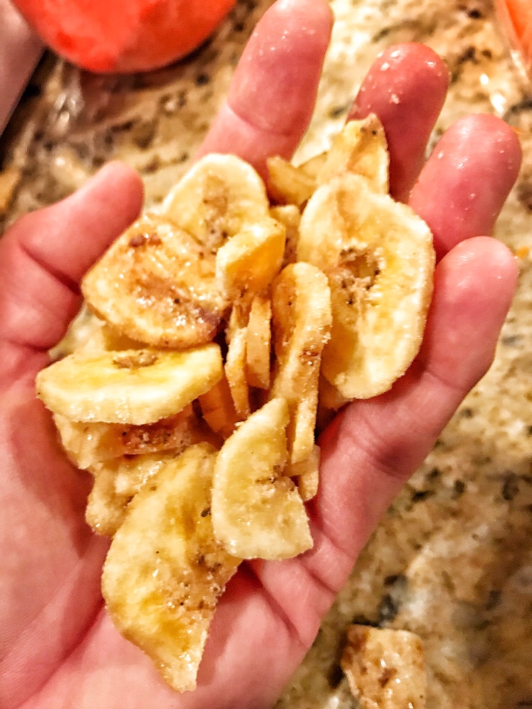 Dried banana slices