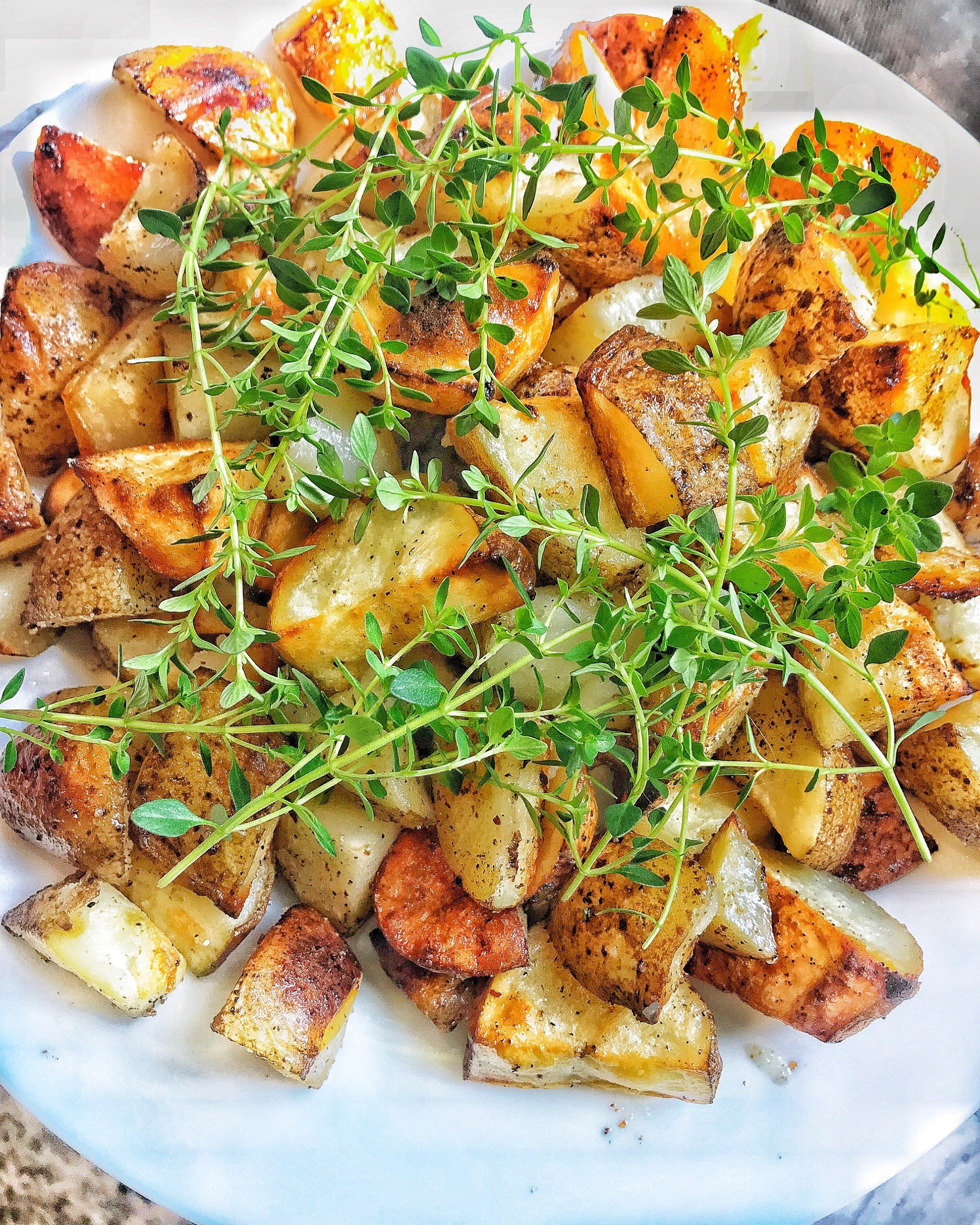 A picture of crispy fried potatoes