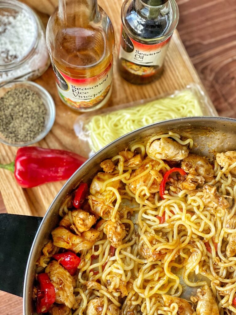 Stir fry noodles with chicken