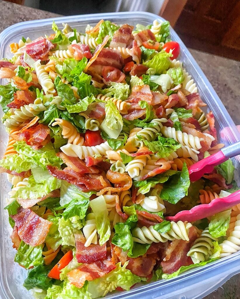 Tomato BLT pasta salad
