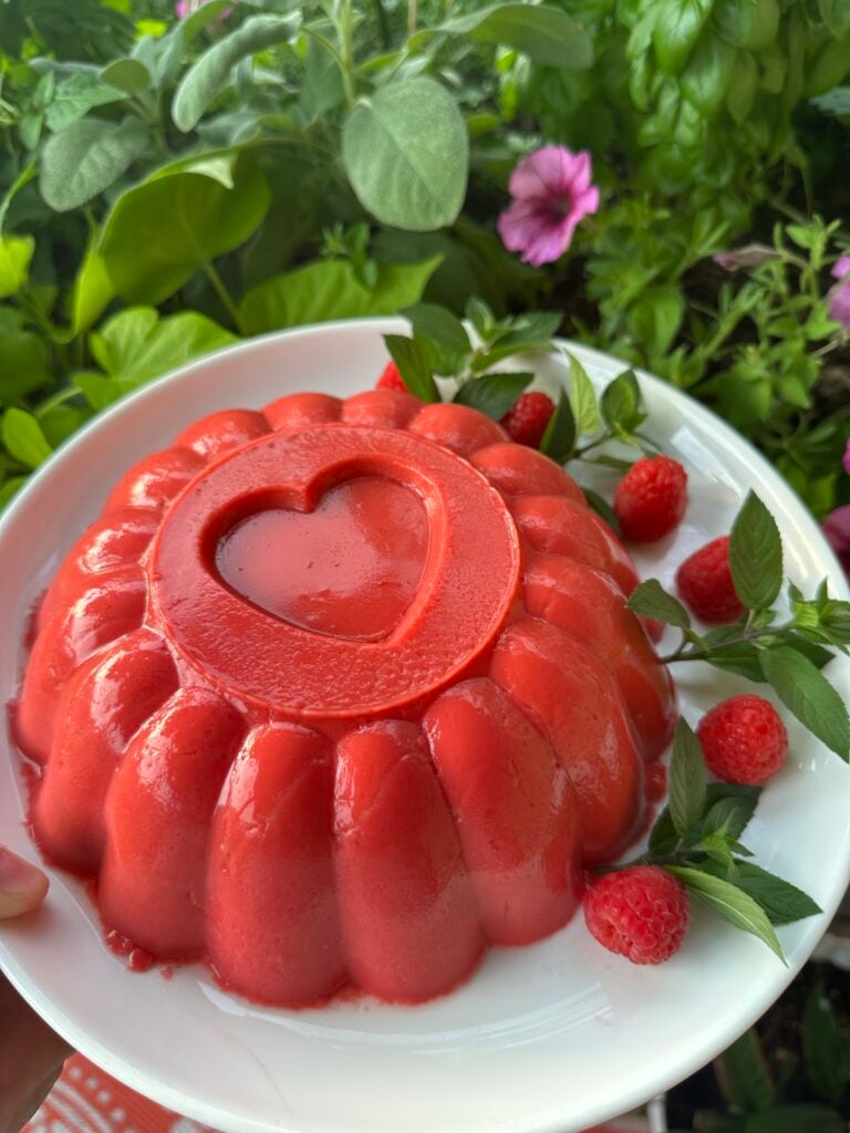 Raspberry delight jello