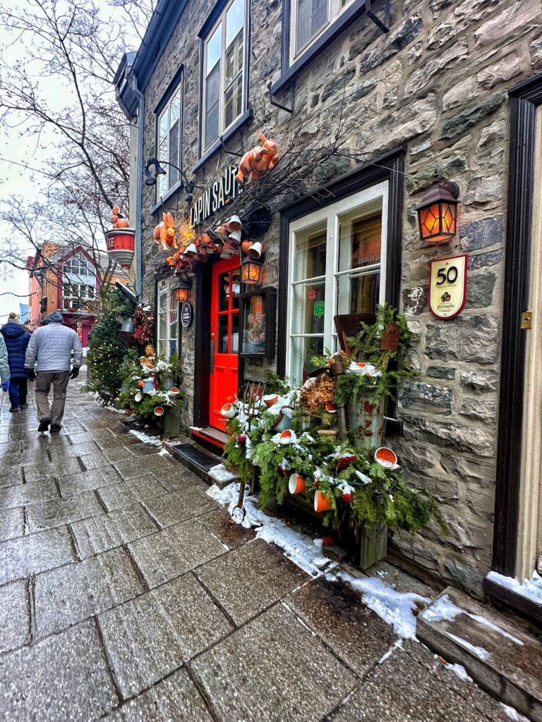 The outside of an Old Quebec Pub