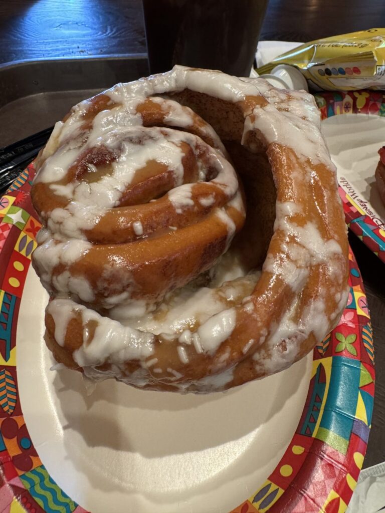 A cinnamon roll.