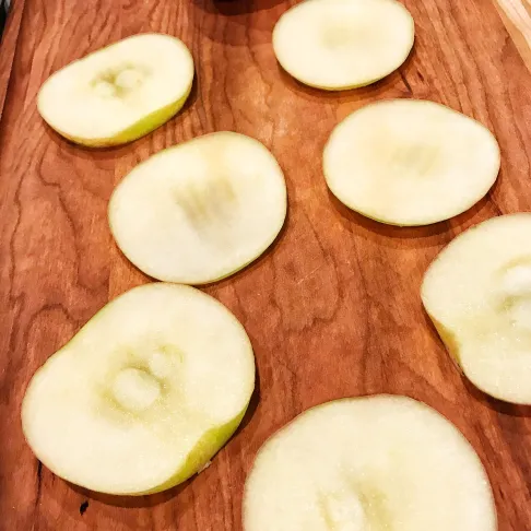 Apple slices