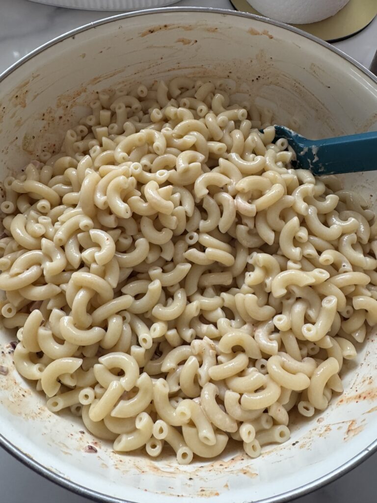 Cooked macaroni