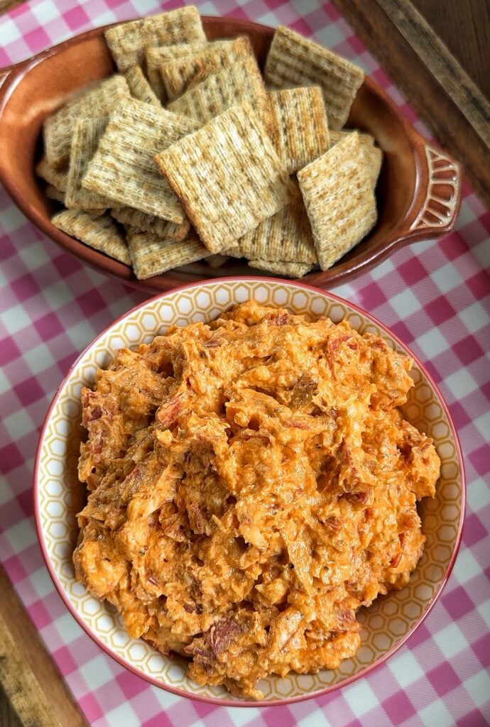Pepperoni Pizza Cheese Dip and Triscuits