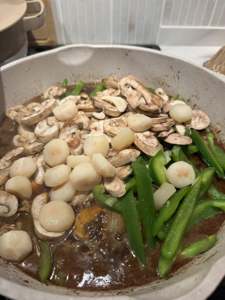 Stir fry vegetables in the pan